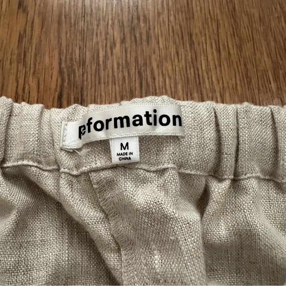 Reformation Tan elastic waist straight cut size medium 100% linen causal